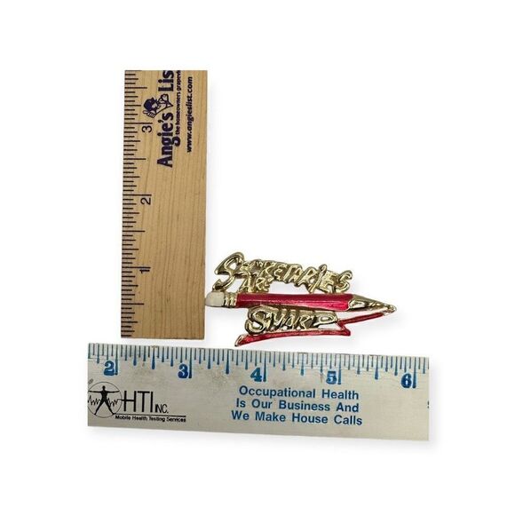 Secretaries are sharp Vintage brooch costume - Picture 6 of 6